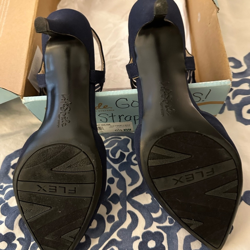 Life Stride size 6.5 dressy heels - Picture 4 of 4